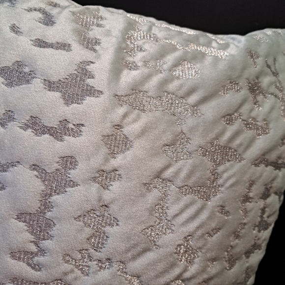 Calllisto Home Light Aqua Metallic Embroidered Velvet Accent Throw Pillow - Picture 4 of 9